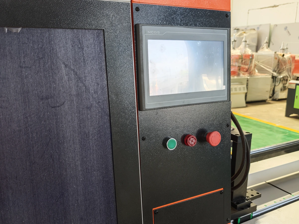 Jiurun saw display and control-station reference for an aluminum saw readout discussion