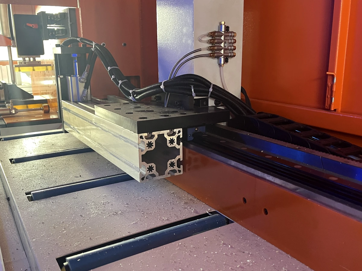 Aluminum cutting machine area with a rectangular profile