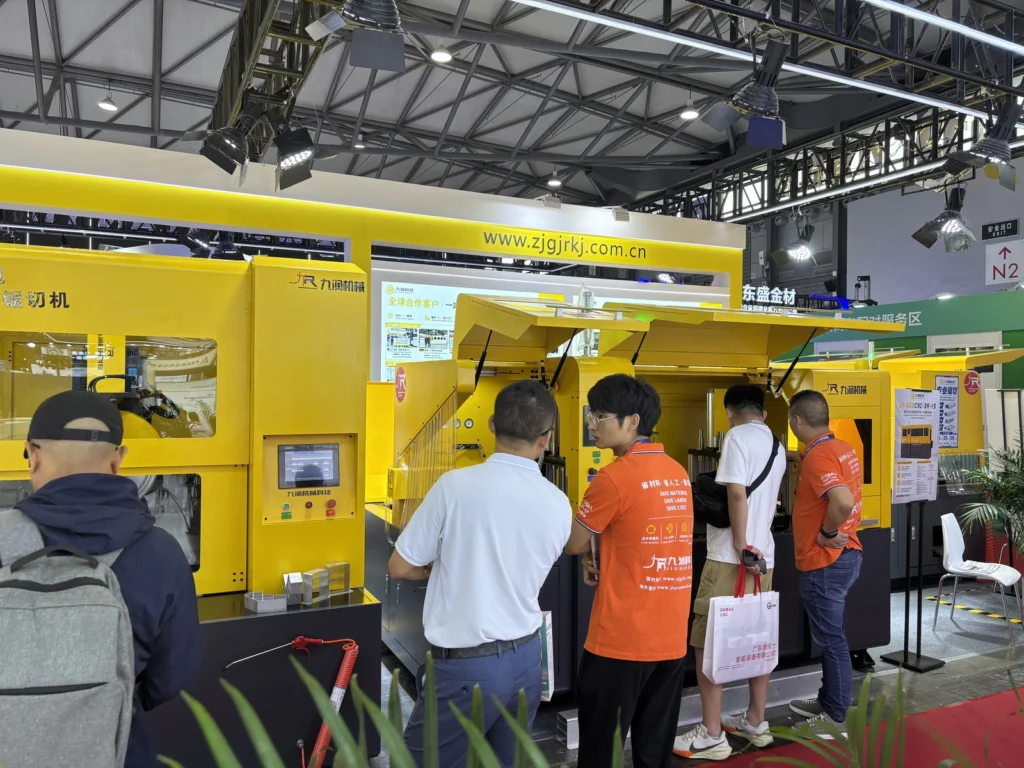 Aluminum machine exhibition scene: wide view.